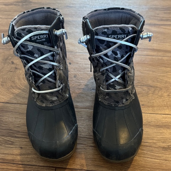 Sperry Shoes - Sperry Black and Gray Patterned Boots